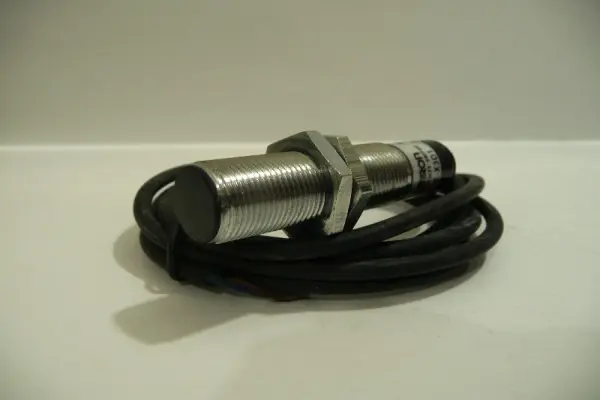 Inductive Proximity Sensor, E2E-X3D1, Omron, Made in Japan